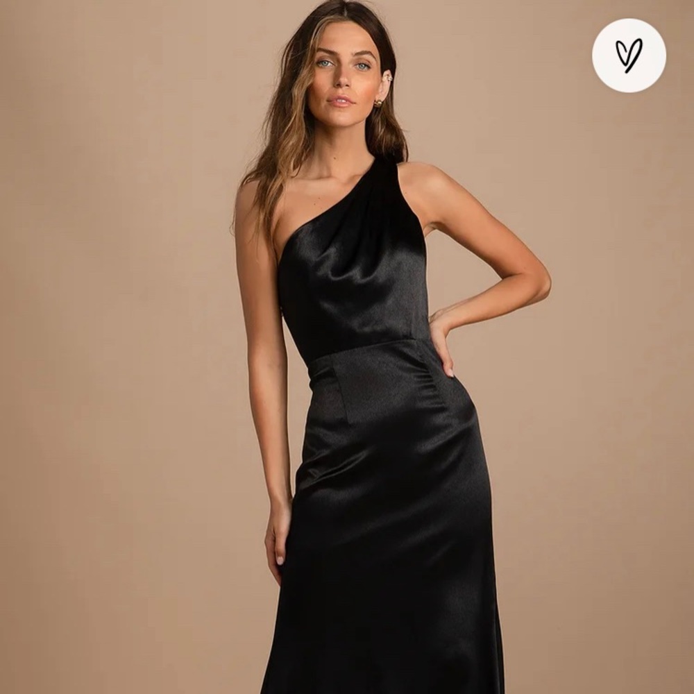 LuLu’s black satin gown. Never worn, Size S BNWT
